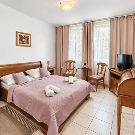Bed & Breakfast Kata Panzio