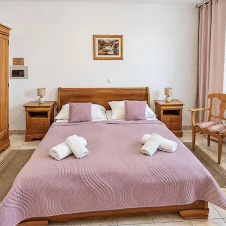 Kata Panzio Bed & Breakfast 3*
