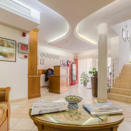 Kata Panzio Oda ve Kahvaltı 3*