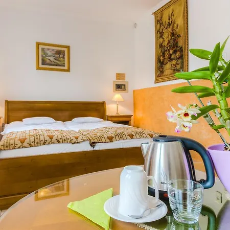 Oda ve Kahvaltı Kata Panzio