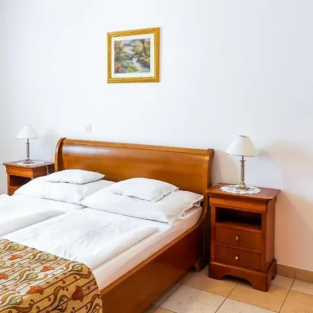 Bed and Breakfast Kata Panzio 3*